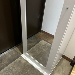 靴箱　全身鏡付きの画像