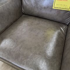 J8625【リユースのサカイ柏店】エア・リゾーム　一人掛けデザインソファ　パーソナルチェア　LAURU　ラウル　レザー　グレー　クリーニング済　参考価格23,990円の画像