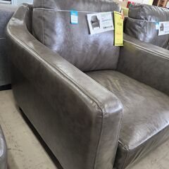 J1584【リユースのサカイ柏店】エア・リゾーム　一人掛けデザインソファ　パーソナルチェア　LAURU　ラウル　レザー　グレー　クリーニング済　参考価格23,990円の画像