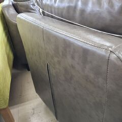 J1584【リユースのサカイ柏店】エア・リゾーム　一人掛けデザインソファ　パーソナルチェア　LAURU　ラウル　レザー　グレー　クリーニング済　参考価格23,990円の画像