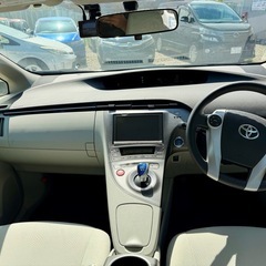 トヨタ  プリウス     平成24年車の画像