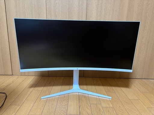 ウルトラワイドモニター 34型　ips液晶