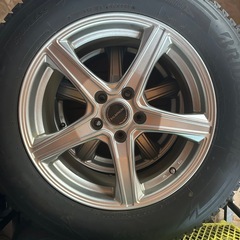 225.65.17スタッドレスタイヤ、ホイール
の画像