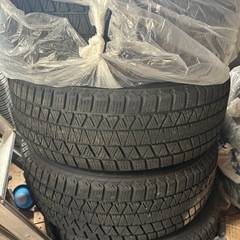 225.65.17スタッドレスタイヤ、ホイール
の画像