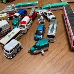 トミカ　車のおもちゃ　19個セット　の画像
