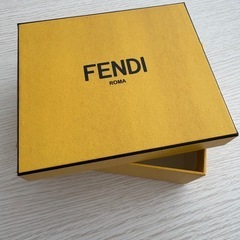FENDIギフトボックス(空箱)の画像