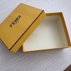 FENDIギフトボックス(空箱)の画像