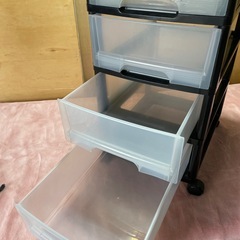 中古品 プラケース 収納 プラスチック 引き出し タンス キャスター付き 4段 書類 の画像