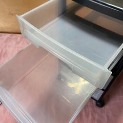 中古品 プラケース 収納 プラスチック 引き出し タンス キャスター付き 4段 書類 の画像