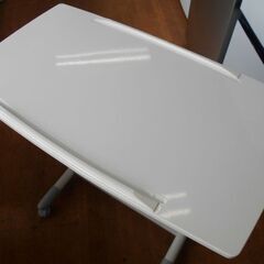 ☆サンワサプライ 100-DESK044 ノートパソコンスタンド 簡易テーブル♪の画像