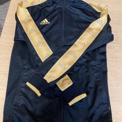 ♦️期間限定♦️adidasトラックジャケットの画像