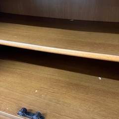 I 2510-117 ナフコ 食器棚 上下分割 板が反ってます キズ 汚れありの画像