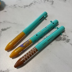カモノハシペリーの2色ボールペンの画像