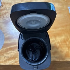 山善YAMAZEN炊飯器 YJB-300の画像