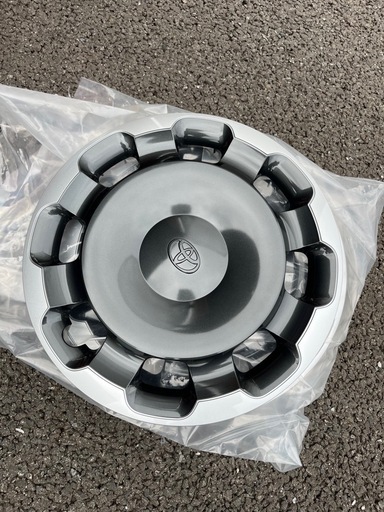 ※新品 トヨタ シエンタ(現行)純正 ホイールキャップ