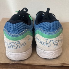 asics スニーカー　24.0の画像