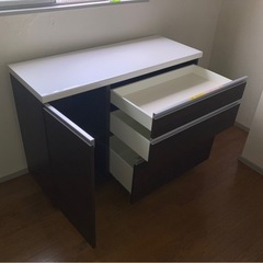 食器棚の画像