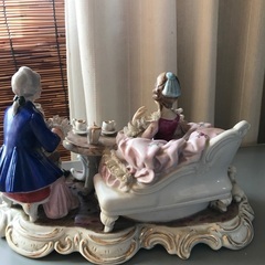 ティータイムの置物　自宅眠り品の画像