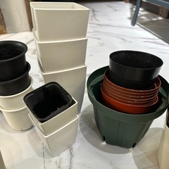 ユーズド　プラスチック鉢　25点以上　　の画像