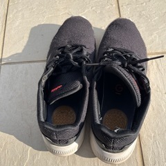 adidas黒スニーカー【27.0】の画像
