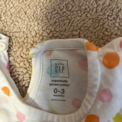 GAP 半袖ロンパース　サイズ0-3monthの画像