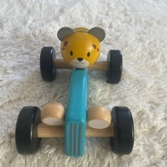 車のおもちゃ4点セットの画像