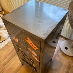 書庫（ロッカー）ヴィンテージ風の画像