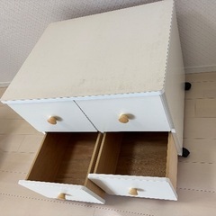 押入れ収納、4引出し、木製、キャスター付きの画像