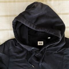 UNIQLO製　パーカーフード　メンズ：Ｌ　黒色の画像