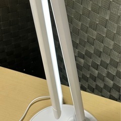 デスクライト ホワイト YAZAWAの画像