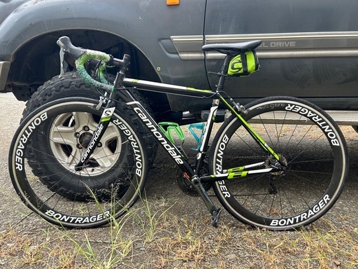 ロードバイク カーボンホイール Cannondale CAAD8 BONTRAGER AURA5 ロードバイク カーボンホイール Cannondale CAAD8 BONTRAGER AURA5