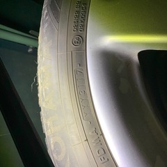 社外アルミホイール付きスタッドレスタイヤの画像