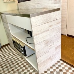 【カフェ下卸】　美品、中古　キッチンカウンターと吊り戸棚　ダイノックシートの画像