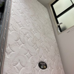 ニトリ　収納付きセミダブルベッドの画像