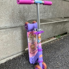 4輪の子供用キックボード　ソフィアの画像