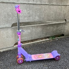 4輪の子供用キックボード　ソフィアの画像