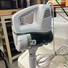 スティック型 掃除機 2019年製 お洒落な掃除機 清掃済み 動作確認済み♬の画像