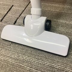 スティック型 掃除機 2019年製 お洒落な掃除機 清掃済み 動作確認済み♬の画像