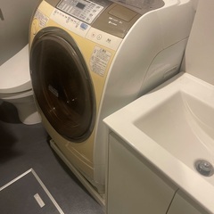 HITACHI ドラム式洗濯機の画像