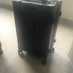 スーツケース　黒　62L   41長さ x 26.5幅 x 64高さ cm （一週間旅行目安）の画像