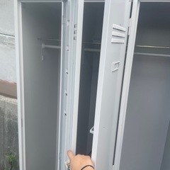 複数台あり3人ロッカーの画像