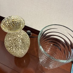 花瓶2つの画像