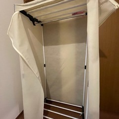カバー付　衣服収納　ハンガーラックの画像