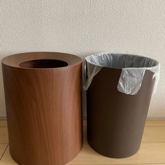袋が見えないゴミ箱の画像