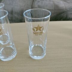 サッポロビールのグラス5個の画像