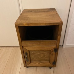 天然木材・サイドテーブルにもなるダストボックス・ゴミ箱付きの画像
