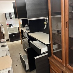 2510-119 キッチンボード ダークブラウン 上下分割 固定ネジあり キズ 汚れありの画像