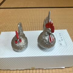 金属製置物　夫婦鶏 　箱入りの画像