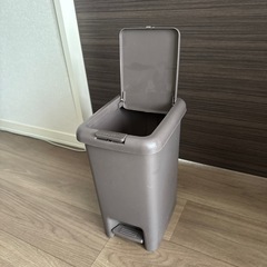 ペダル式ゴミ箱3点セットの画像