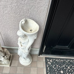 庭の置物の画像